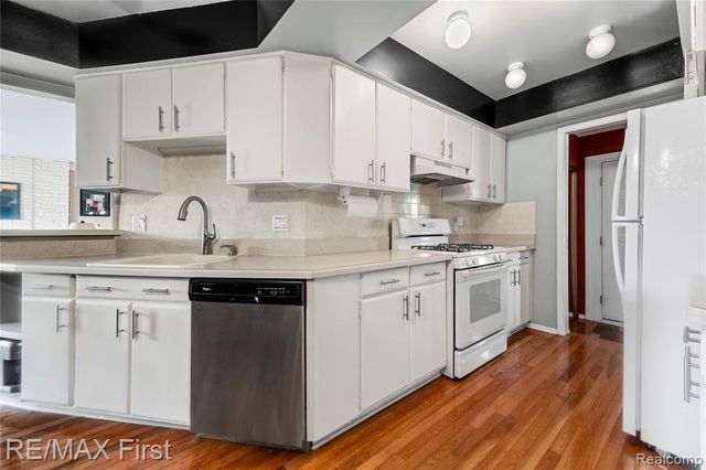 13430 Dominic Drive, Warren, MI 48088