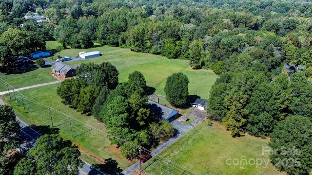 7837 Lawyers Road, Charlotte, NC 28227
