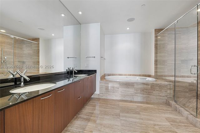 15811 Collins Ave 902, Sunny Isles Beach, FL 33160