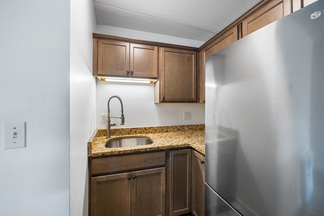 200 Swanton St 303, Winchester, MA 01890