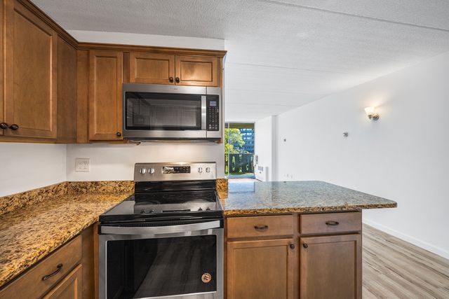 200 Swanton St 303, Winchester, MA 01890