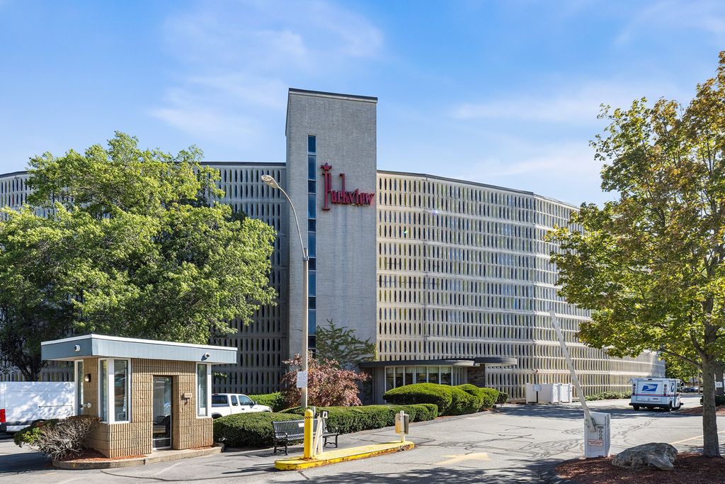 200 Swanton St 303, Winchester, MA 01890