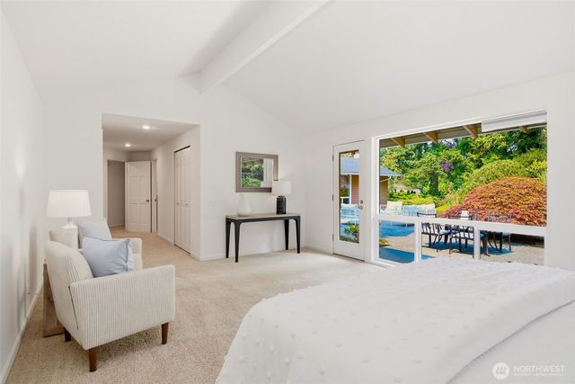 8626 NE 26th Place, Clyde Hill, WA 98004