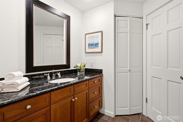 8626 NE 26th Place, Clyde Hill, WA 98004