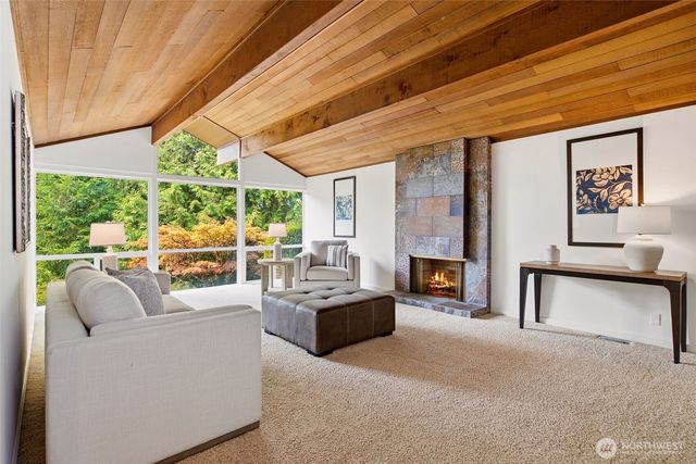 8626 NE 26th Place, Clyde Hill, WA 98004