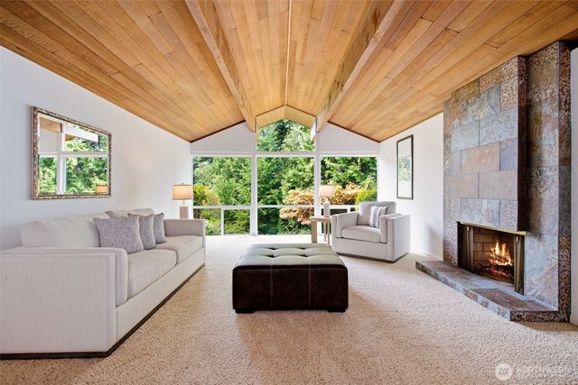 8626 NE 26th Place, Clyde Hill, WA 98004