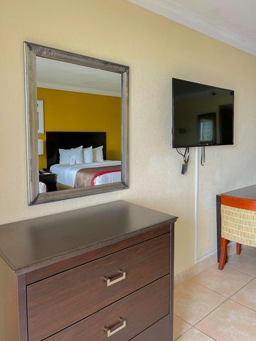 19201 Collins Avenue 1034, Sunny Isles Beach, FL 33160