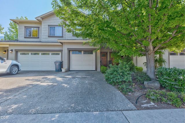 1713 SE Softwood Way, Grants Pass, OR 97526