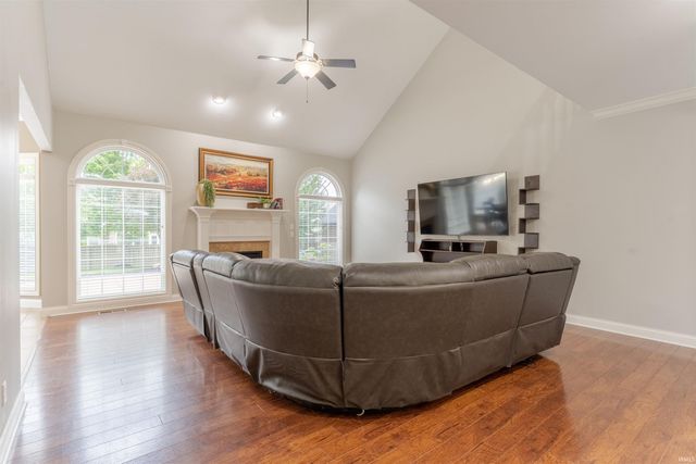 3722 Trey Court, Newburgh, IN 47630