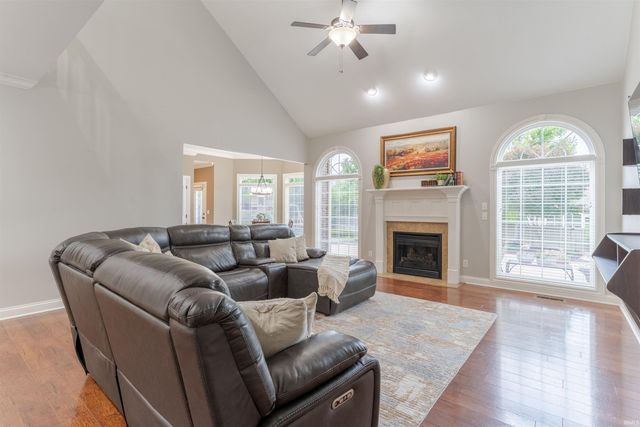 3722 Trey Court, Newburgh, IN 47630