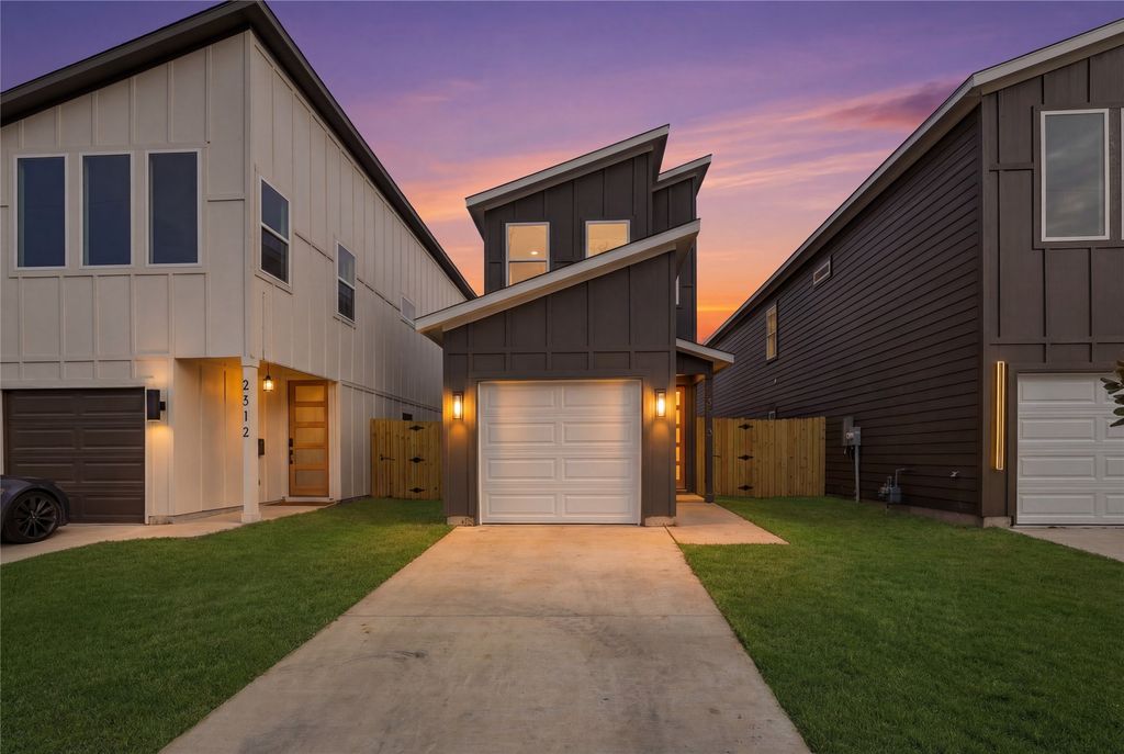 2510 Peabody Avenue, Dallas, TX 75215