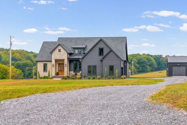 1147 Maxwell Branch Rd, Cottontown, TN 37048