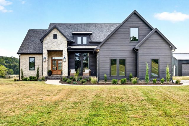 1147 Maxwell Branch Rd, Cottontown, TN 37048