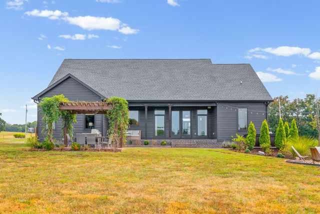 1147 Maxwell Branch Rd, Cottontown, TN 37048