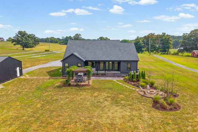 1147 Maxwell Branch Rd, Cottontown, TN 37048