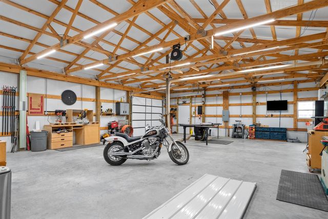 1147 Maxwell Branch Rd, Cottontown, TN 37048