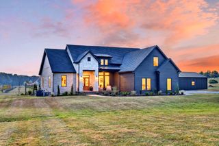 1147 Maxwell Branch Rd, Cottontown, TN 37048