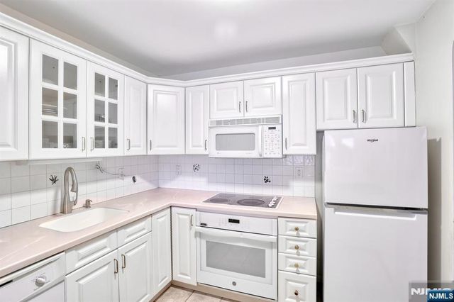 149 N Maple Avenue 3149, Park Ridge, NJ 07656