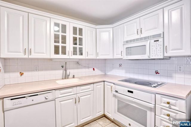 149 N Maple Avenue 3149, Park Ridge, NJ 07656