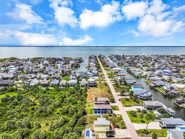 4126 Nueces Drive, Galveston, TX 77554