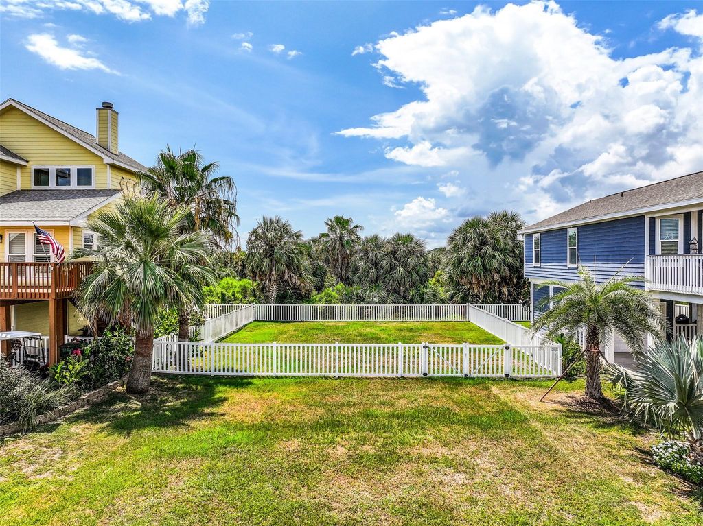 4126 Nueces Drive, Galveston, TX 77554