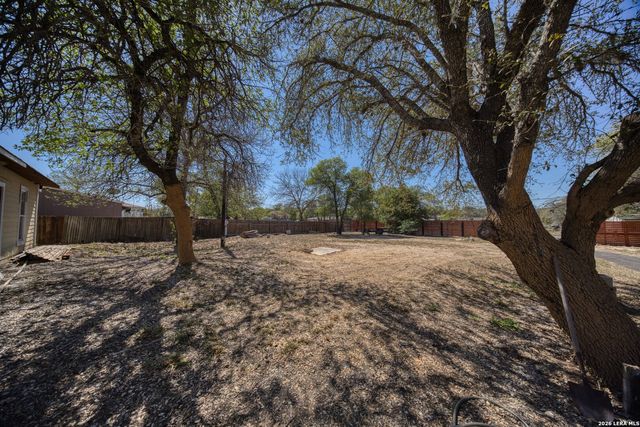 22818 Hickory Shadow, Elmendorf, TX 78112