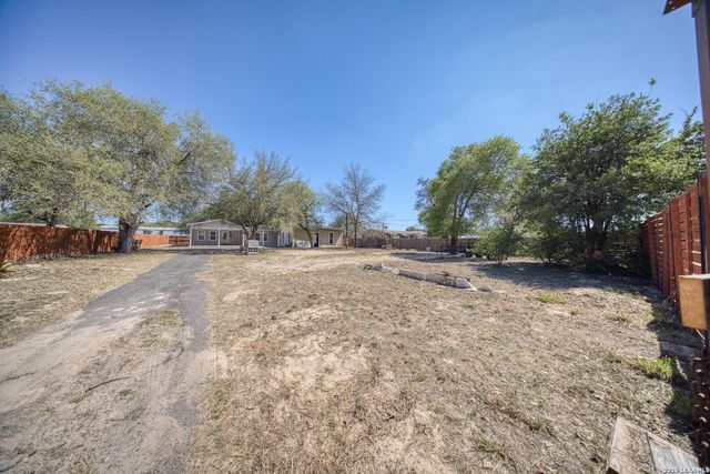 22818 Hickory Shadow, Elmendorf, TX 78112