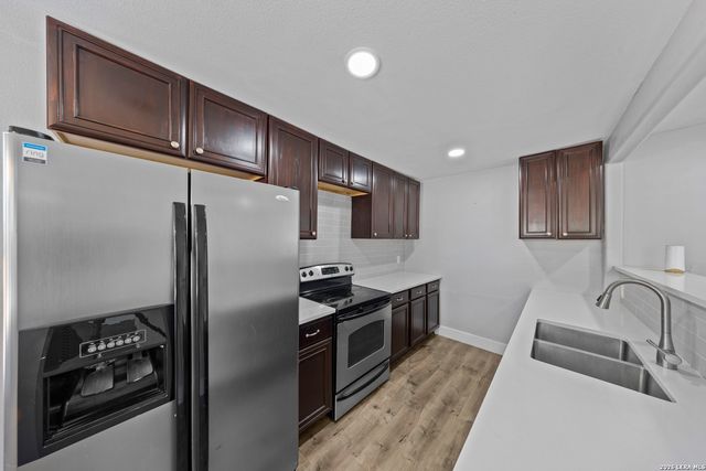 22818 Hickory Shadow, Elmendorf, TX 78112