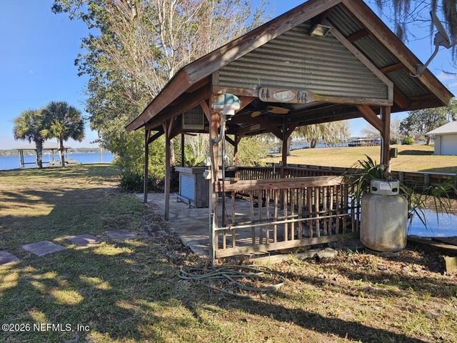 238 LAKE Drive, Florahome, FL 32140