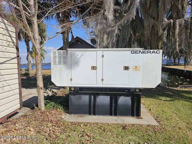 238 LAKE Drive, Florahome, FL 32140