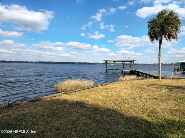 238 LAKE Drive, Florahome, FL 32140