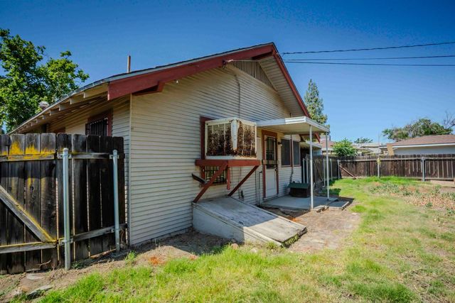 1007 E Michigan Avenue, Fresno, CA 93704