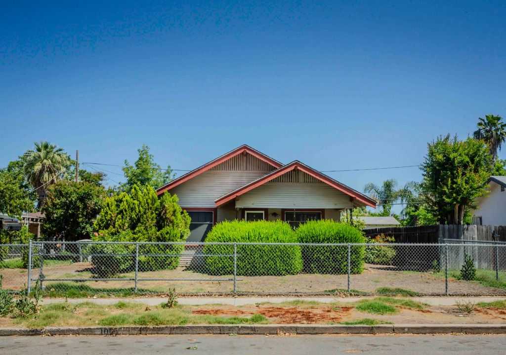 1007 E Michigan Avenue, Fresno, CA 93704