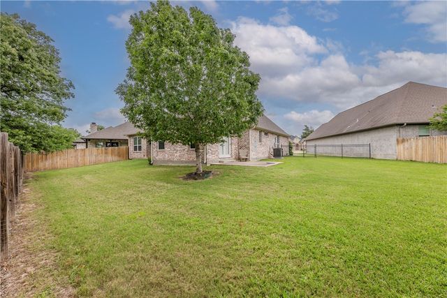 3521 Leesburg Path, Bryan, TX 77808