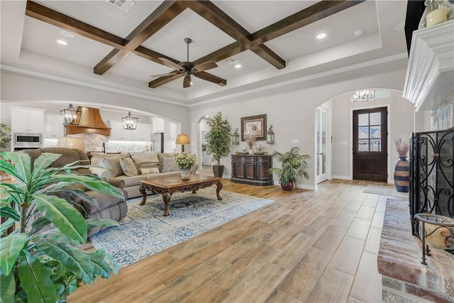 3521 Leesburg Path, Bryan, TX 77808