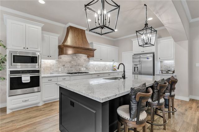 3521 Leesburg Path, Bryan, TX 77808