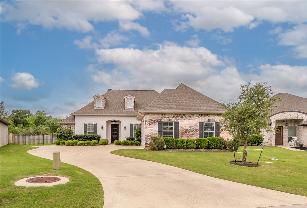 3521 Leesburg Path, Bryan, TX 77808