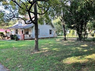2030 Francis Street, Winston-salem, NC 27107