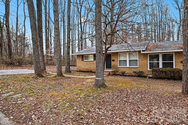 5001 Lakecrest Drive, Charlotte, NC 28215