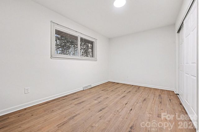 5001 Lakecrest Drive, Charlotte, NC 28215