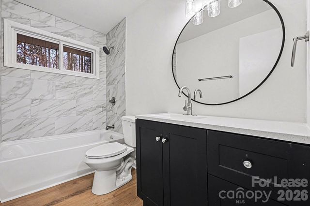 5001 Lakecrest Drive, Charlotte, NC 28215