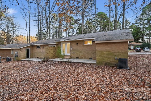 5001 Lakecrest Drive, Charlotte, NC 28215