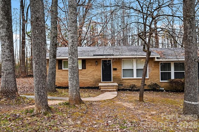 5001 Lakecrest Drive, Charlotte, NC 28215