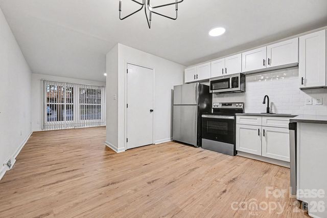 5001 Lakecrest Drive, Charlotte, NC 28215