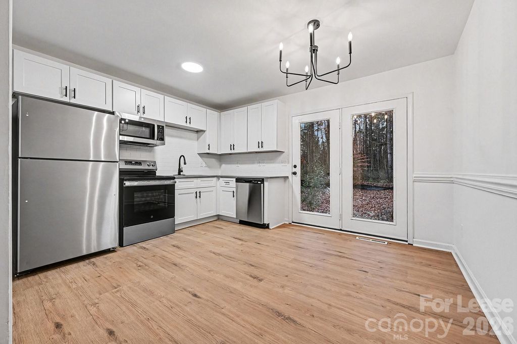 5001 Lakecrest Drive, Charlotte, NC 28215