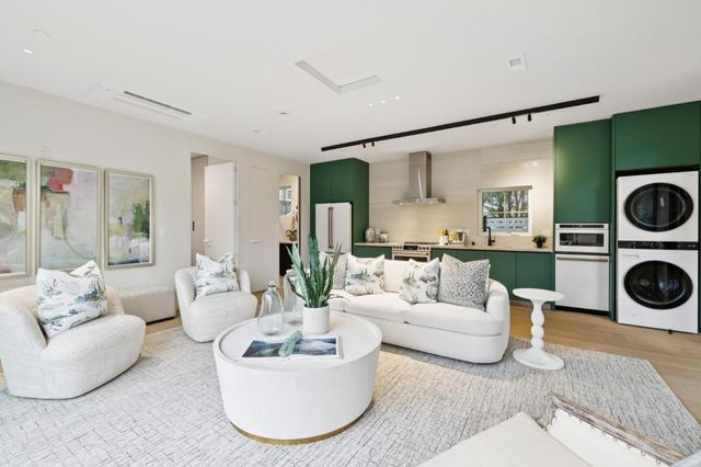 763 La Para Avenue, Palo Alto, CA 94306