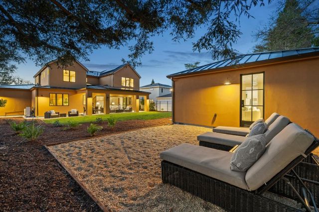 763 La Para Avenue, Palo Alto, CA 94306