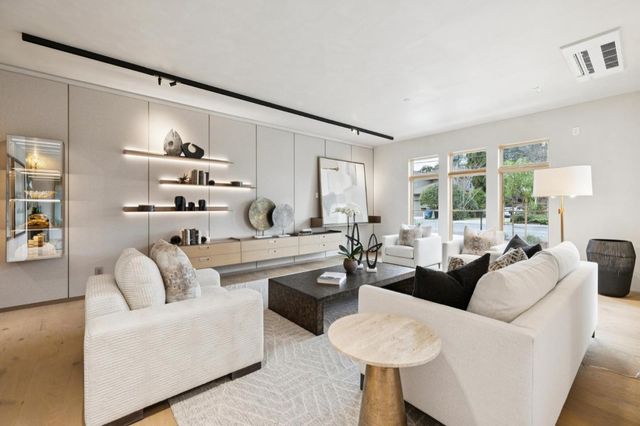 763 La Para Avenue, Palo Alto, CA 94306