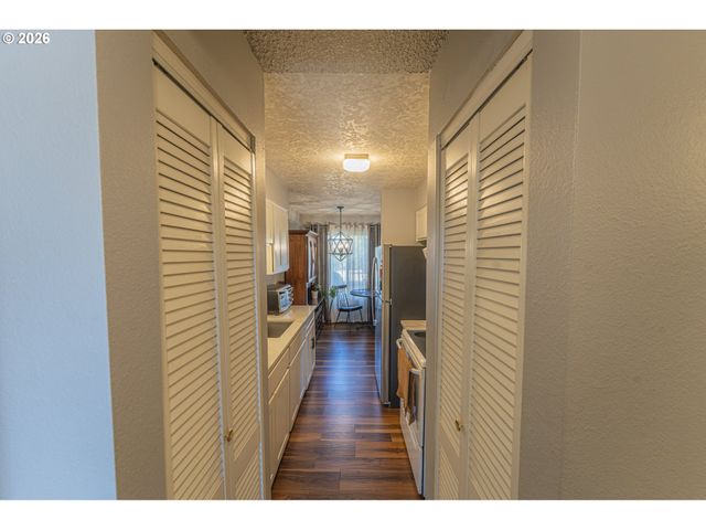 3383 Ne 162ND Ave, Portland, OR 97230