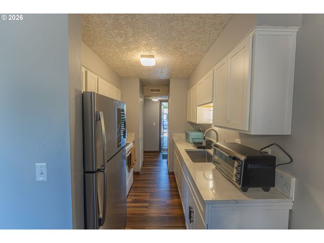 3383 Ne 162ND Ave, Portland, OR 97230